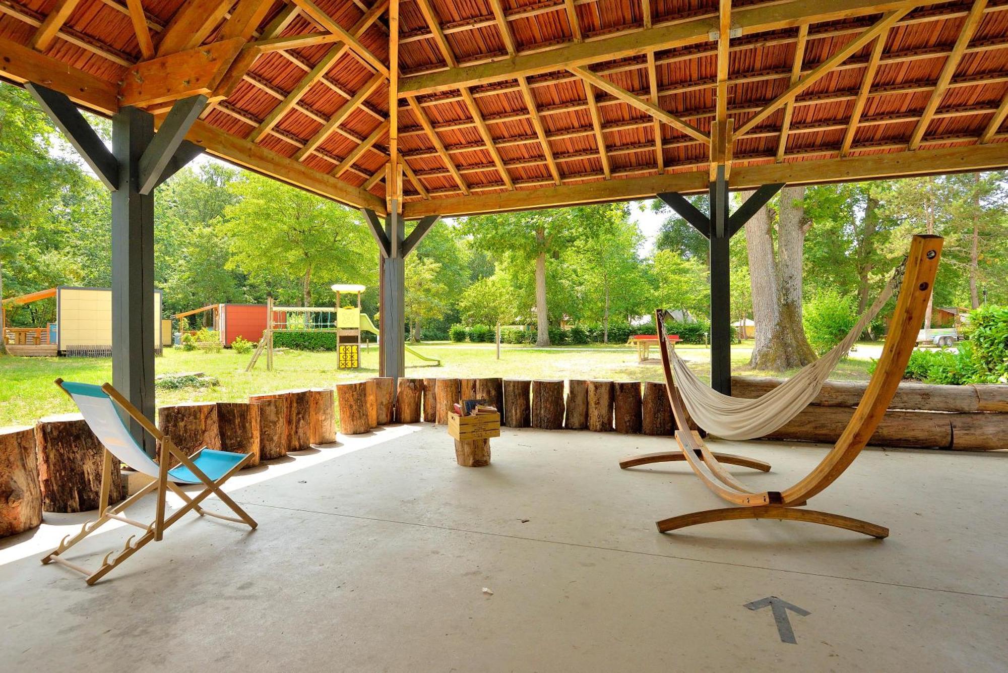Camping Etang De La Vallee Combreux Exterior photo