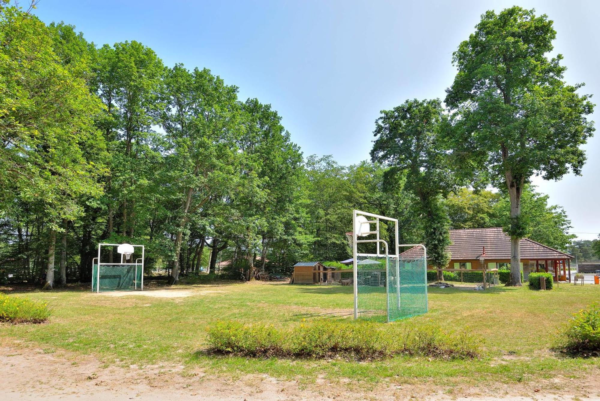Camping Etang De La Vallee Combreux Exterior photo