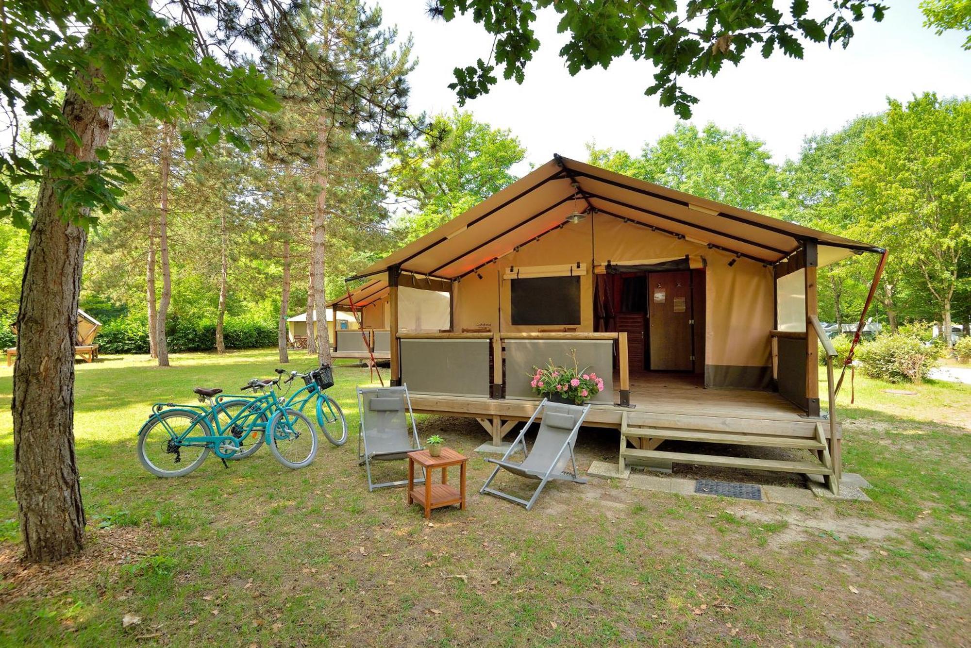 Camping Etang De La Vallee Combreux Exterior photo