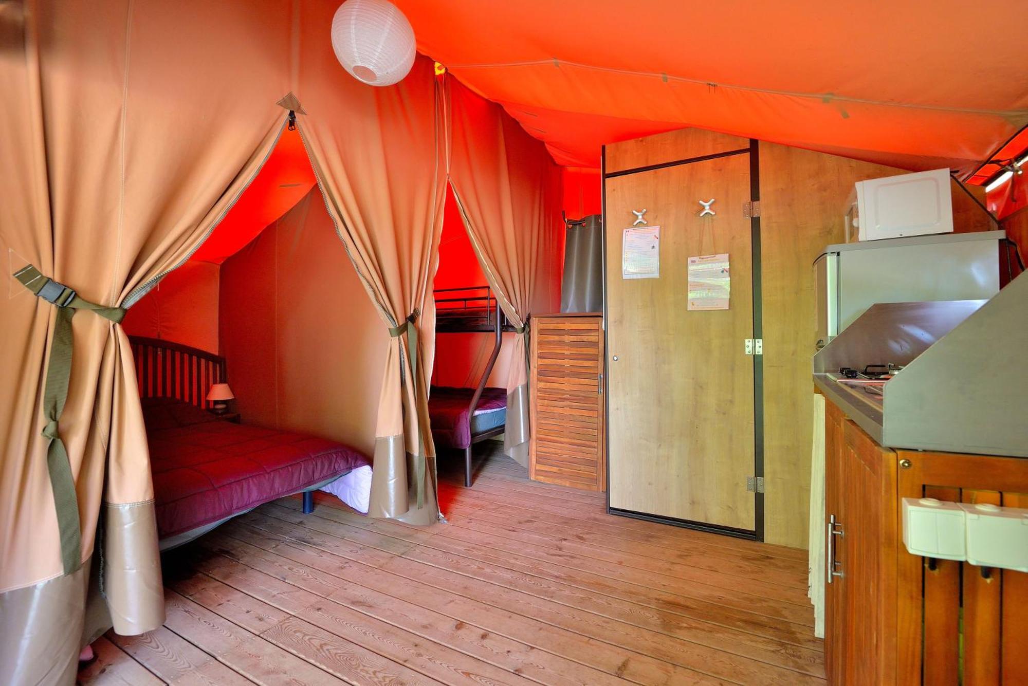 Camping Etang De La Vallee Combreux Room photo